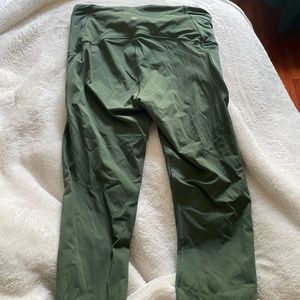 Lulu Lemon size 8 green leggings with mesh !!